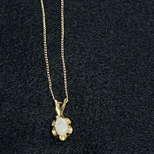 10k Gold Opal Pendant Necklace